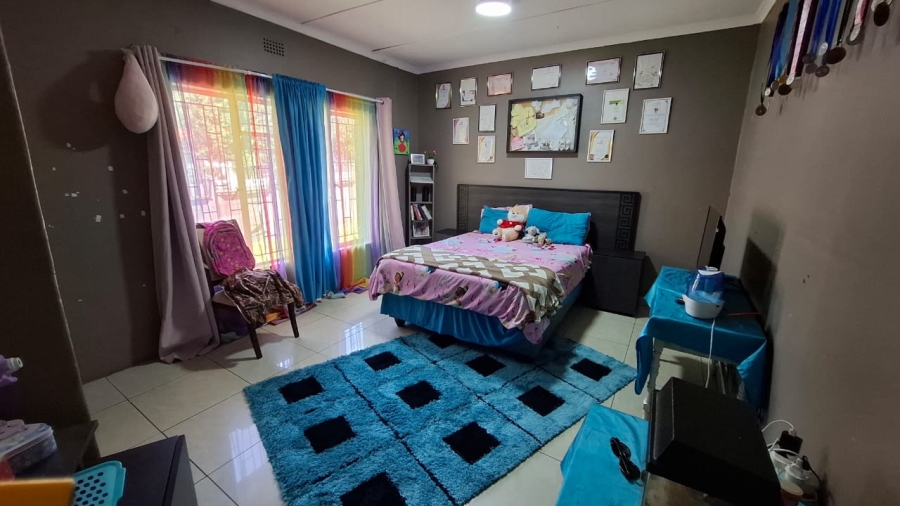 4 Bedroom Property for Sale in Safari Gardens North West